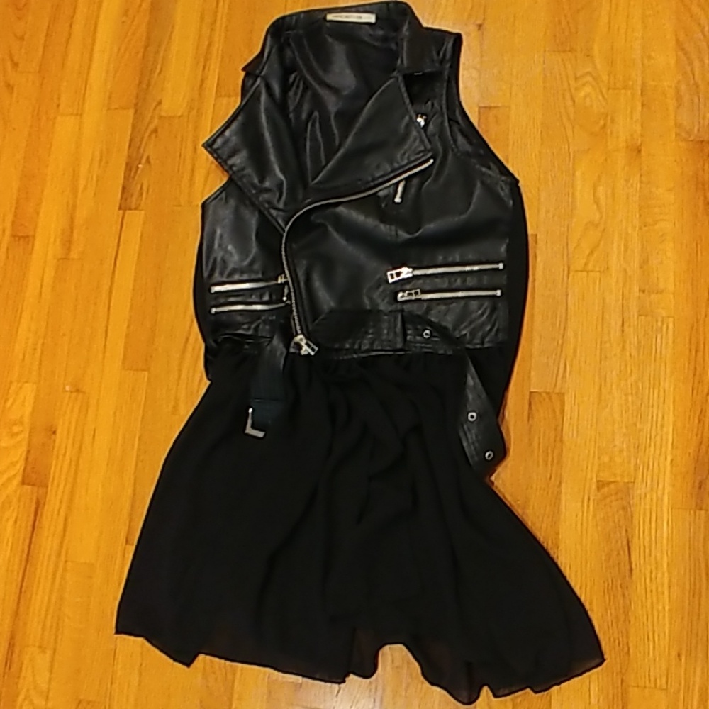 Arden b multi media vest